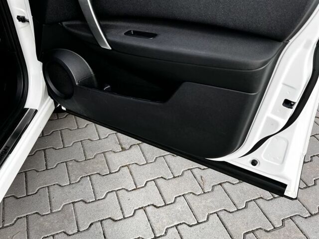 Белый Ниссан Кашкай, объемом двигателя 1.5 л и пробегом 227 тыс. км за 11600 $, фото 17 на Automoto.ua