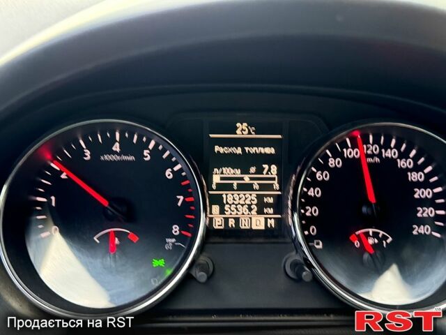 Білий Ніссан Кашкай, об'ємом двигуна 2 л та пробігом 183 тис. км за 12000 $, фото 5 на Automoto.ua