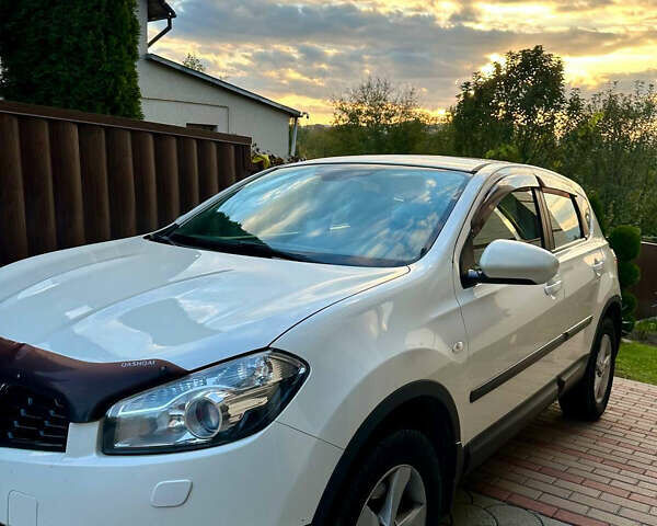 Білий Ніссан Кашкай, об'ємом двигуна 1.6 л та пробігом 159 тис. км за 11500 $, фото 5 на Automoto.ua