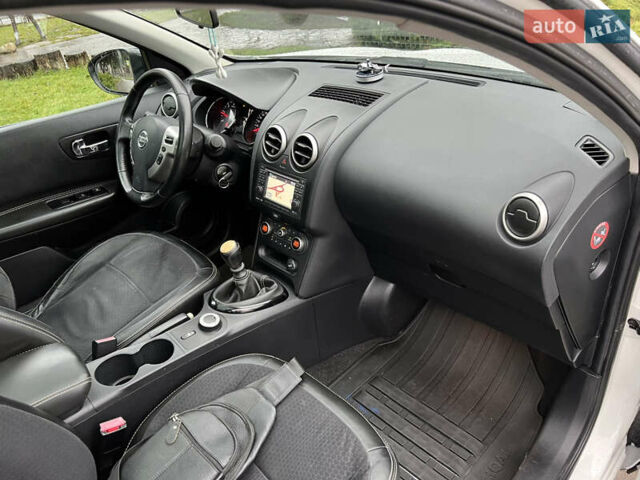 Белый Ниссан Кашкай, объемом двигателя 1.6 л и пробегом 182 тыс. км за 11399 $, фото 50 на Automoto.ua