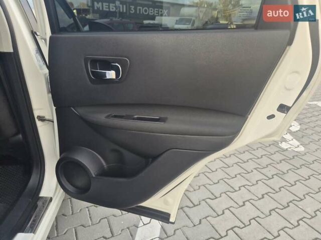 Ниссан Кашкай 2013 в Тернополе на Automoto.ua Белый Ниссан Кашкай, объемом двигателя 2 л и пробегом 135 тыс. км за 10900 $, фото 24 на Automoto.ua