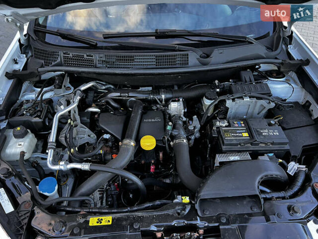 Белый Ниссан Кашкай, объемом двигателя 1.5 л и пробегом 229 тыс. км за 11600 $, фото 16 на Automoto.ua
