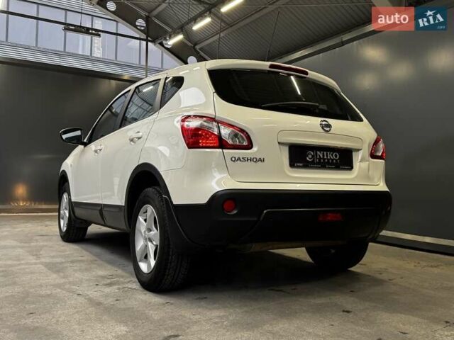 Білий Ніссан Кашкай, об'ємом двигуна 1.6 л та пробігом 141 тис. км за 10000 $, фото 11 на Automoto.ua