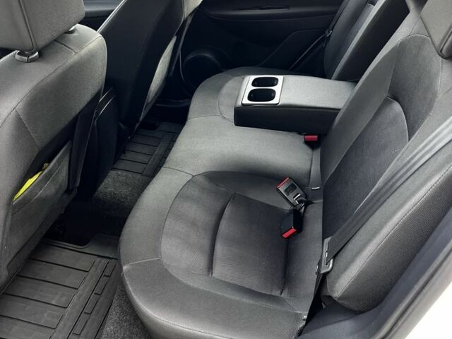 Белый Ниссан Кашкай, объемом двигателя 1.5 л и пробегом 227 тыс. км за 11600 $, фото 13 на Automoto.ua