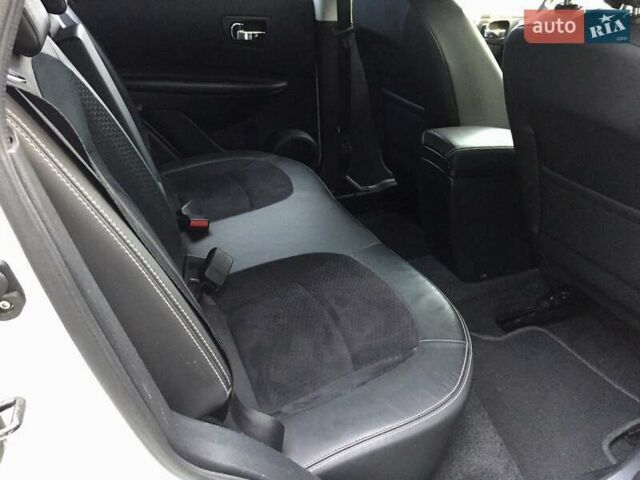 Белый Ниссан Кашкай, объемом двигателя 1.5 л и пробегом 202 тыс. км за 12500 $, фото 6 на Automoto.ua