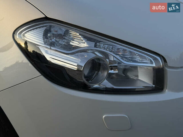 Белый Ниссан Кашкай, объемом двигателя 1.5 л и пробегом 220 тыс. км за 13500 $, фото 26 на Automoto.ua