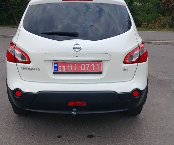 Белый Ниссан Кашкай, объемом двигателя 1.6 л и пробегом 214 тыс. км за 11800 $, фото 6 на Automoto.ua