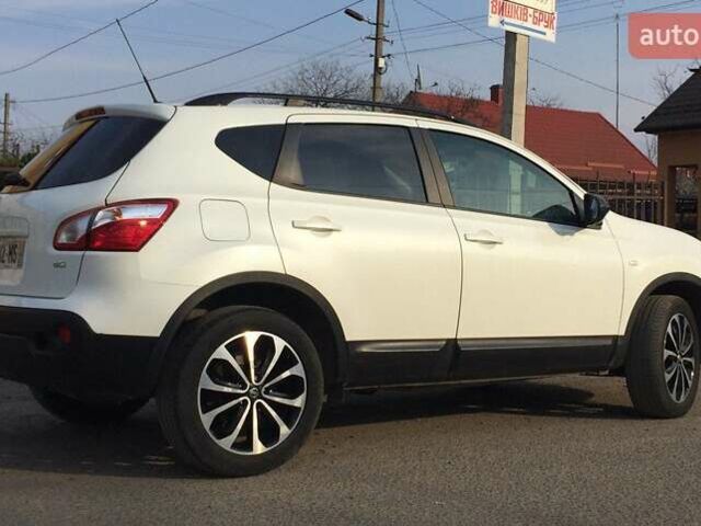 Белый Ниссан Кашкай, объемом двигателя 1.5 л и пробегом 202 тыс. км за 12500 $, фото 1 на Automoto.ua