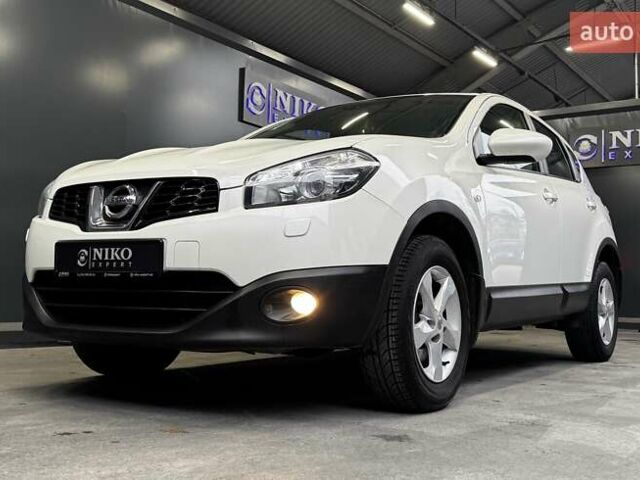 Білий Ніссан Кашкай, об'ємом двигуна 1.6 л та пробігом 141 тис. км за 10000 $, фото 4 на Automoto.ua