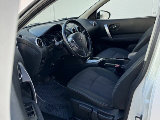 Білий Ніссан Кашкай, об'ємом двигуна 1.6 л та пробігом 135 тис. км за 10000 $, фото 7 на Automoto.ua