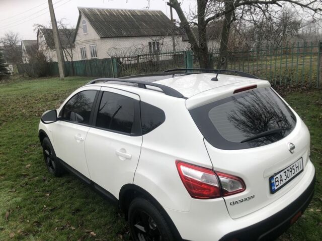 Белый Ниссан Кашкай, объемом двигателя 2 л и пробегом 220 тыс. км за 11000 $, фото 7 на Automoto.ua