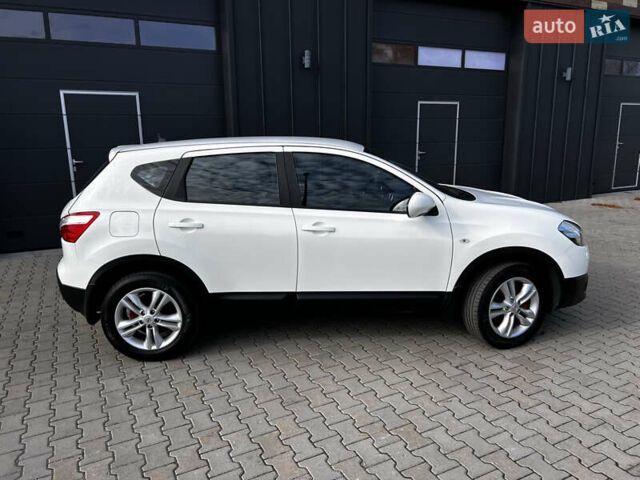 Белый Ниссан Кашкай, объемом двигателя 1.5 л и пробегом 229 тыс. км за 11600 $, фото 7 на Automoto.ua