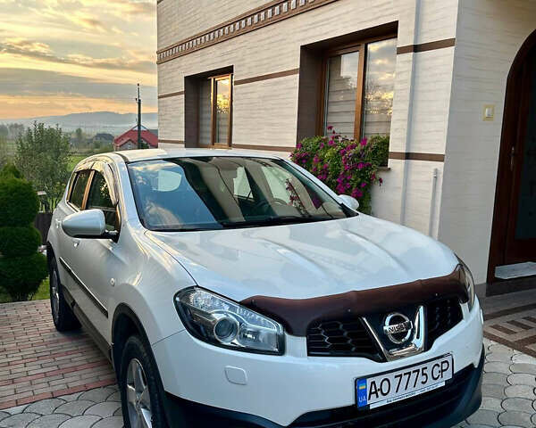 Білий Ніссан Кашкай, об'ємом двигуна 1.6 л та пробігом 159 тис. км за 11500 $, фото 4 на Automoto.ua