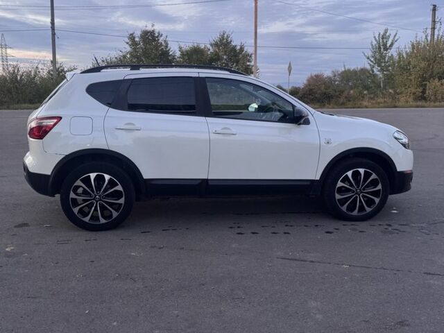 Белый Ниссан Кашкай, объемом двигателя 1.5 л и пробегом 199 тыс. км за 4149 $, фото 6 на Automoto.ua