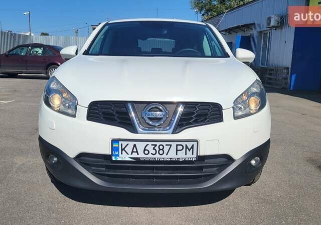 Білий Ніссан Кашкай, об'ємом двигуна 1.6 л та пробігом 295 тис. км за 10500 $, фото 22 на Automoto.ua