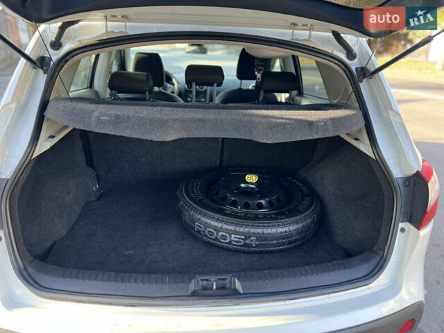 Белый Ниссан Кашкай, объемом двигателя 1.6 л и пробегом 167 тыс. км за 10000 $, фото 13 на Automoto.ua