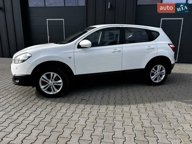 Белый Ниссан Кашкай, объемом двигателя 1.5 л и пробегом 229 тыс. км за 11600 $, фото 2 на Automoto.ua