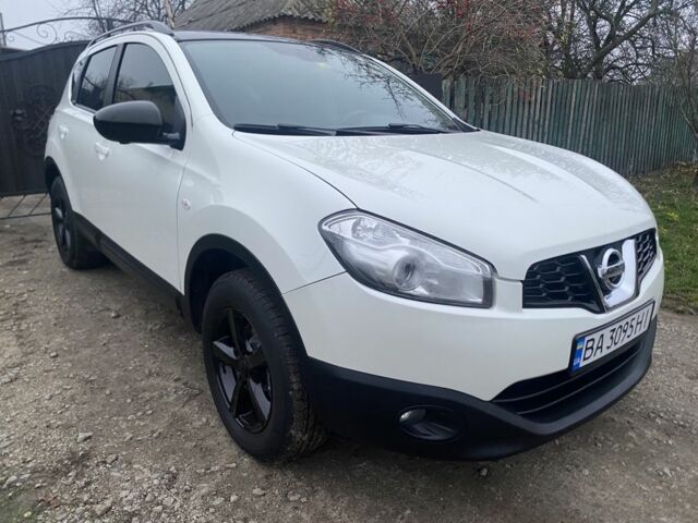 Белый Ниссан Кашкай, объемом двигателя 2 л и пробегом 220 тыс. км за 11000 $, фото 20 на Automoto.ua