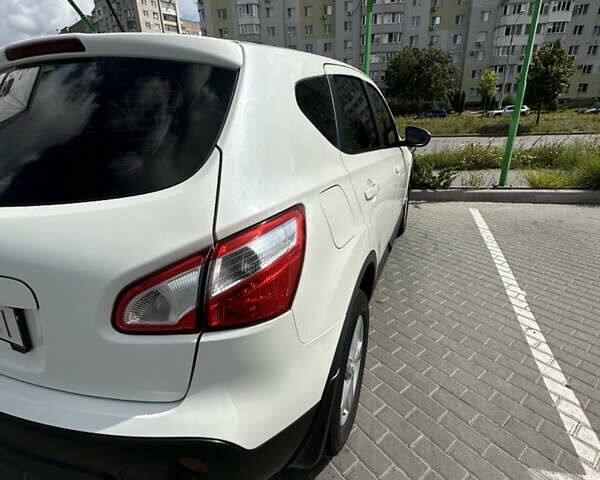 Белый Ниссан Кашкай, объемом двигателя 2 л и пробегом 153 тыс. км за 12500 $, фото 15 на Automoto.ua