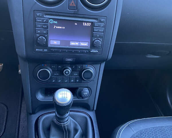 Білий Ніссан Кашкай, об'ємом двигуна 1.5 л та пробігом 219 тис. км за 11799 $, фото 24 на Automoto.ua