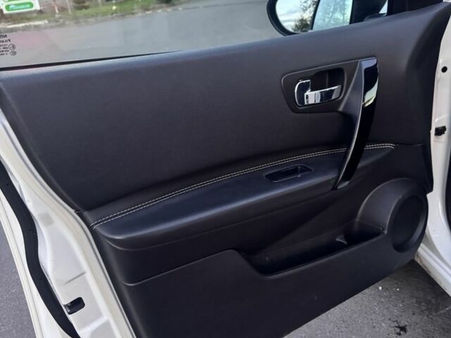 Белый Ниссан Кашкай, объемом двигателя 1.5 л и пробегом 199 тыс. км за 4149 $, фото 9 на Automoto.ua