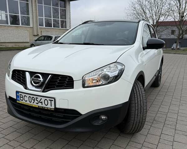 Білий Ніссан Кашкай, об'ємом двигуна 1.6 л та пробігом 233 тис. км за 11700 $, фото 1 на Automoto.ua