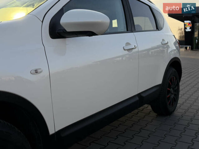 Белый Ниссан Кашкай, объемом двигателя 1.5 л и пробегом 220 тыс. км за 13500 $, фото 17 на Automoto.ua