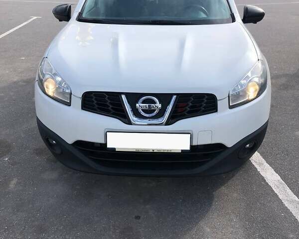 Белый Ниссан Кашкай, объемом двигателя 2 л и пробегом 265 тыс. км за 12500 $, фото 14 на Automoto.ua