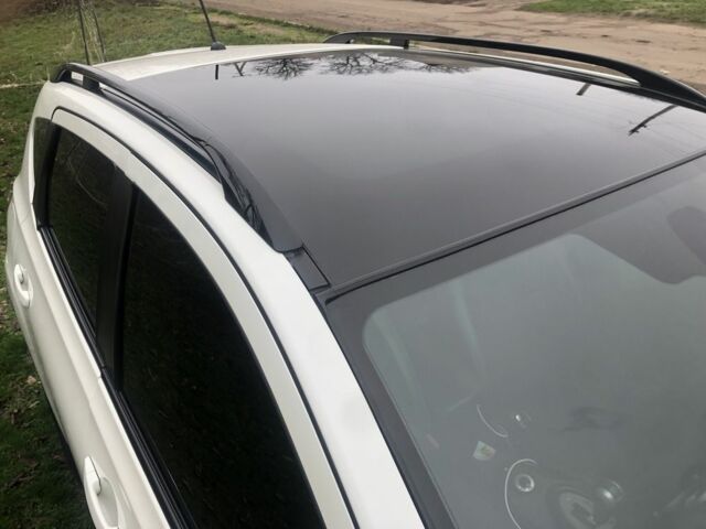 Белый Ниссан Кашкай, объемом двигателя 2 л и пробегом 220 тыс. км за 11000 $, фото 17 на Automoto.ua