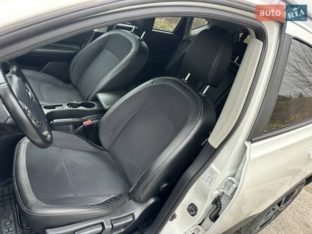 Белый Ниссан Кашкай, объемом двигателя 1.46 л и пробегом 225 тыс. км за 12350 $, фото 48 на Automoto.ua