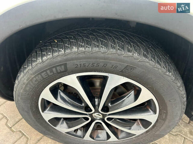 Білий Ніссан Кашкай, об'ємом двигуна 1.5 л та пробігом 219 тис. км за 11799 $, фото 2 на Automoto.ua