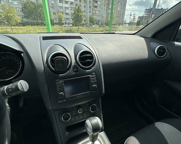 Белый Ниссан Кашкай, объемом двигателя 2 л и пробегом 153 тыс. км за 12500 $, фото 21 на Automoto.ua