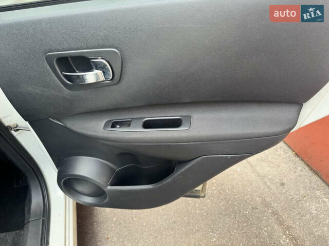 Білий Ніссан Кашкай, об'ємом двигуна 1.5 л та пробігом 208 тис. км за 11600 $, фото 13 на Automoto.ua