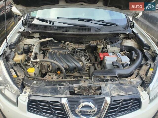 Белый Ниссан Кашкай, объемом двигателя 1.6 л и пробегом 180 тыс. км за 11000 $, фото 1 на Automoto.ua