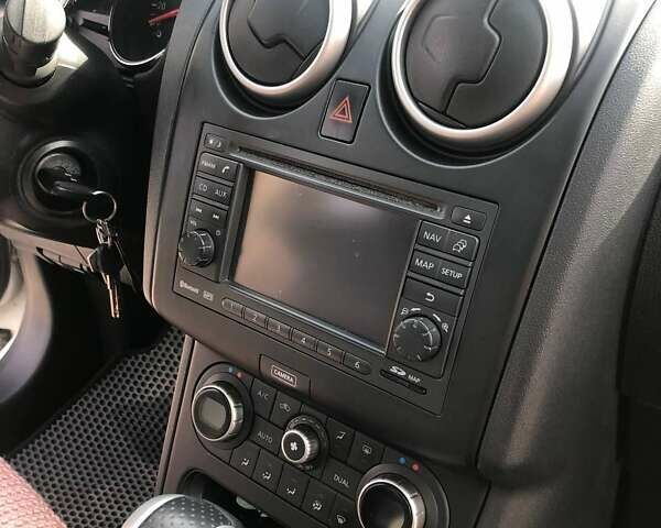 Белый Ниссан Кашкай, объемом двигателя 2 л и пробегом 265 тыс. км за 12500 $, фото 13 на Automoto.ua