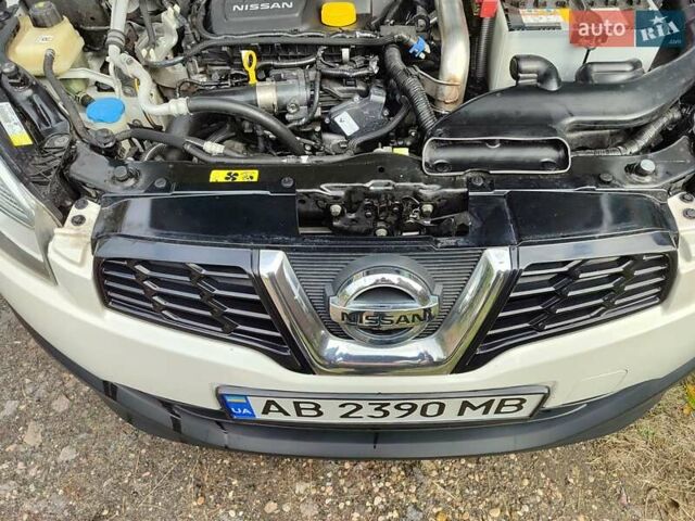 Белый Ниссан Кашкай, объемом двигателя 1.6 л и пробегом 200 тыс. км за 11300 $, фото 6 на Automoto.ua