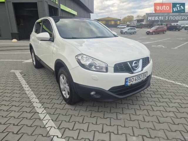 Ниссан Кашкай 2013 в Тернополе на Automoto.ua Белый Ниссан Кашкай, объемом двигателя 2 л и пробегом 135 тыс. км за 10900 $, фото 2 на Automoto.ua