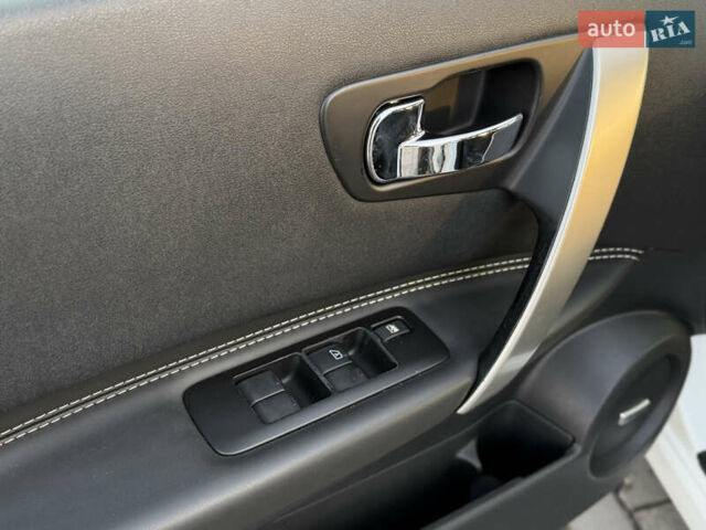 Белый Ниссан Кашкай, объемом двигателя 1.5 л и пробегом 220 тыс. км за 13500 $, фото 46 на Automoto.ua