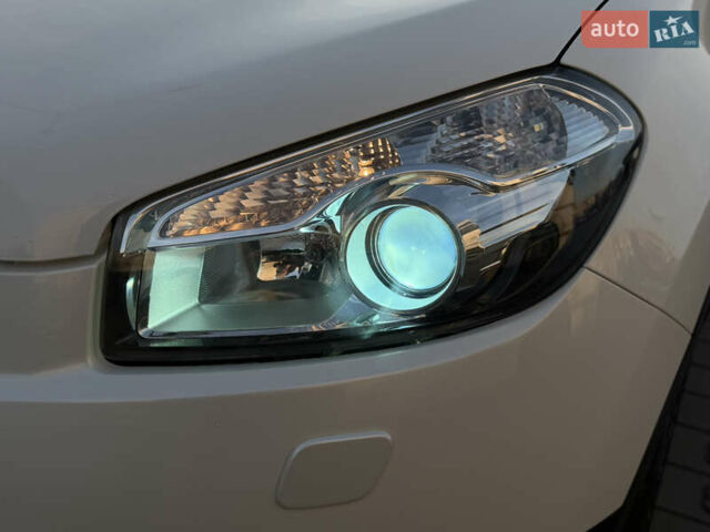 Белый Ниссан Кашкай, объемом двигателя 1.5 л и пробегом 220 тыс. км за 13500 $, фото 35 на Automoto.ua