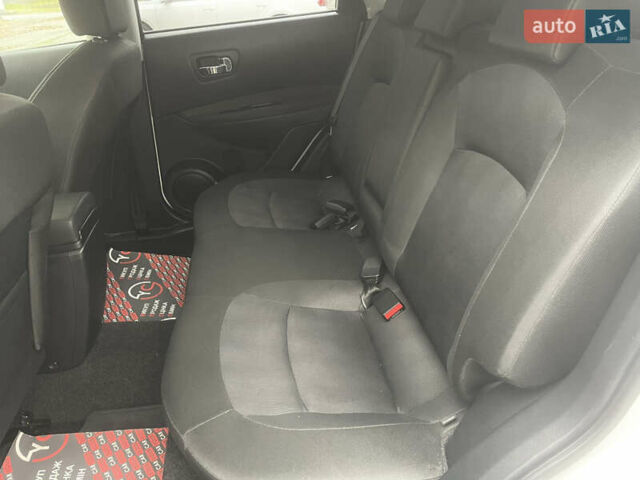 Білий Ніссан Кашкай, об'ємом двигуна 2 л та пробігом 118 тис. км за 11500 $, фото 31 на Automoto.ua