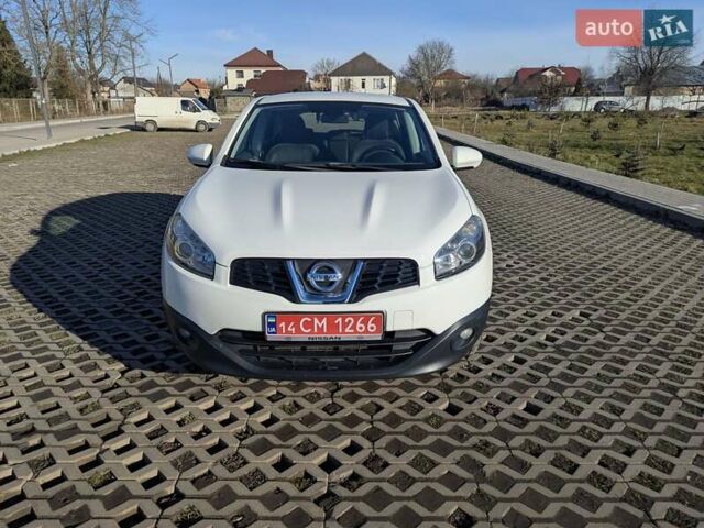 Белый Ниссан Кашкай, объемом двигателя 1.5 л и пробегом 231 тыс. км за 10800 $, фото 2 на Automoto.ua