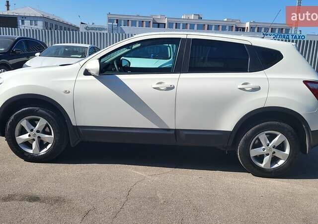 Білий Ніссан Кашкай, об'ємом двигуна 1.6 л та пробігом 295 тис. км за 10500 $, фото 14 на Automoto.ua