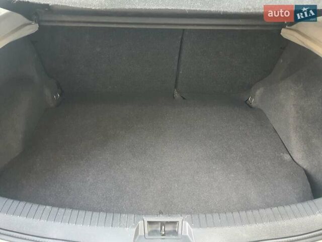 Белый Ниссан Кашкай, объемом двигателя 1.6 л и пробегом 180 тыс. км за 11000 $, фото 3 на Automoto.ua