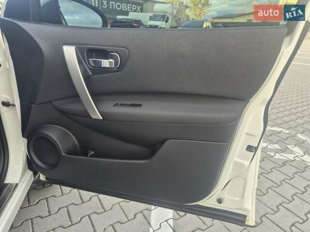 Ниссан Кашкай 2013 в Тернополе на Automoto.ua Белый Ниссан Кашкай, объемом двигателя 2 л и пробегом 135 тыс. км за 10900 $, фото 26 на Automoto.ua
