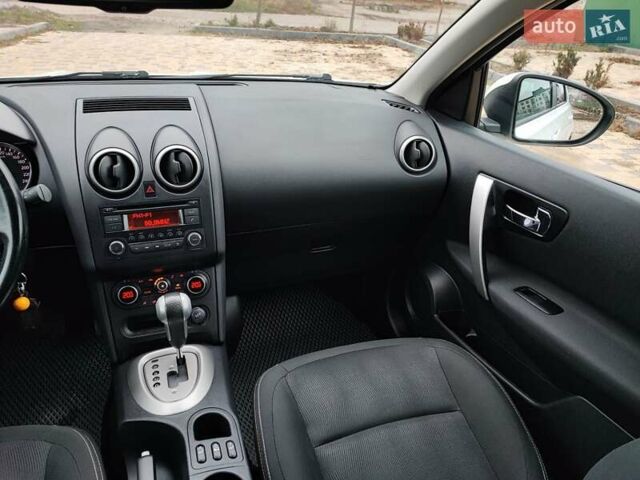 Білий Ніссан Кашкай, об'ємом двигуна 2 л та пробігом 128 тис. км за 11800 $, фото 31 на Automoto.ua