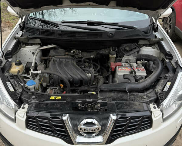 Білий Ніссан Кашкай, об'ємом двигуна 1.6 л та пробігом 175 тис. км за 11000 $, фото 21 на Automoto.ua