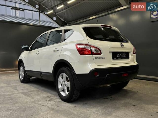 Білий Ніссан Кашкай, об'ємом двигуна 1.6 л та пробігом 141 тис. км за 10000 $, фото 9 на Automoto.ua