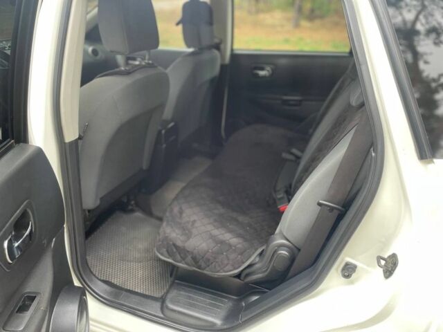 Білий Ніссан Кашкай, об'ємом двигуна 1.5 л та пробігом 307 тис. км за 10000 $, фото 10 на Automoto.ua