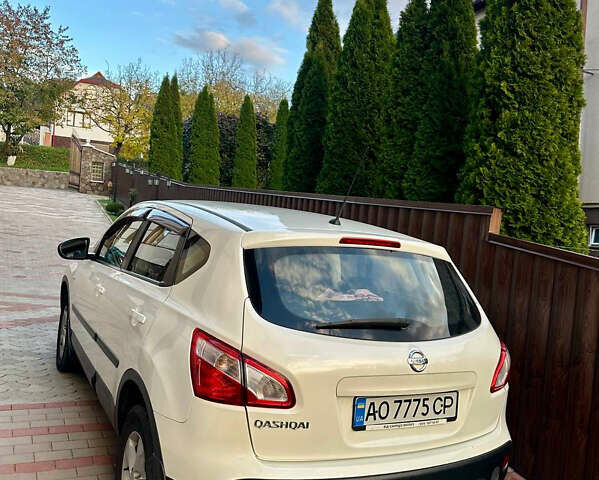 Білий Ніссан Кашкай, об'ємом двигуна 1.6 л та пробігом 159 тис. км за 11500 $, фото 2 на Automoto.ua