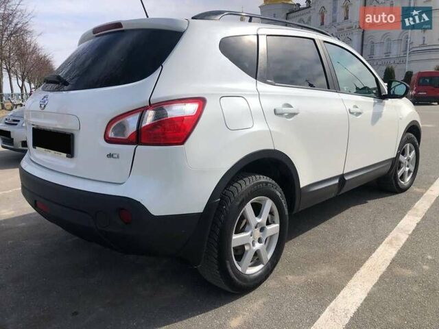 Белый Ниссан Кашкай, объемом двигателя 2 л и пробегом 265 тыс. км за 12500 $, фото 3 на Automoto.ua